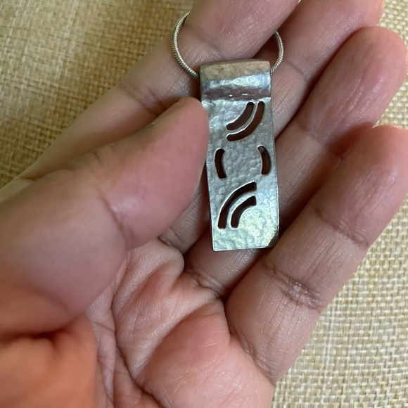 Elegant Silver Necklace with Blue Accents - Picture 6 of 7